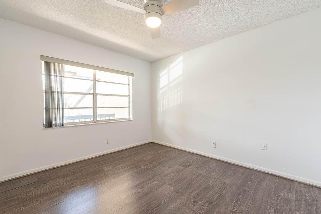 For Sale: $209,000 (2 beds, 2 baths, 1196 Square Feet)