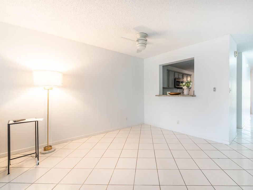 For Sale: $209,000 (2 beds, 2 baths, 1196 Square Feet)