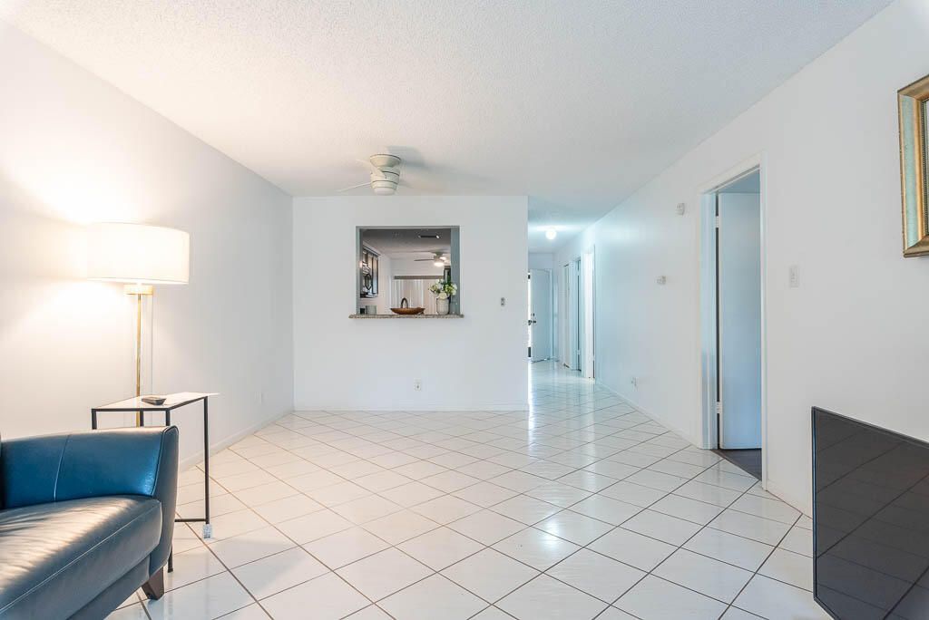 For Sale: $209,000 (2 beds, 2 baths, 1196 Square Feet)