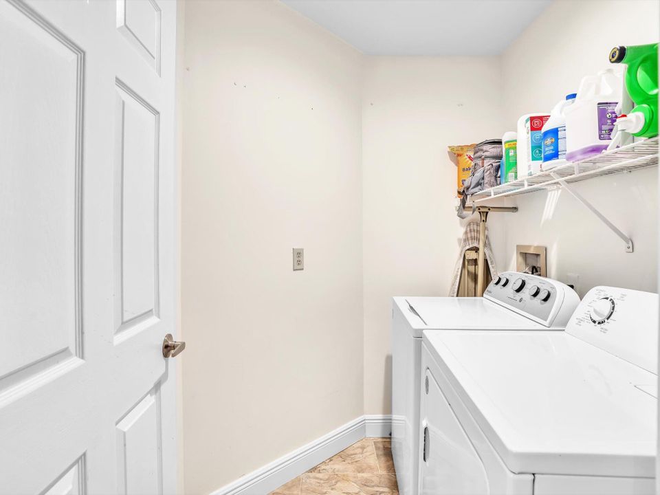 Active With Contract: $3,900 (3 beds, 2 baths, 1728 Square Feet)