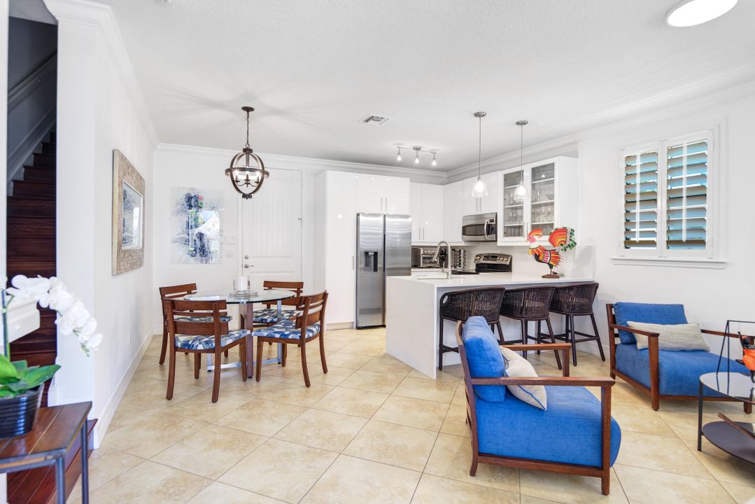 Active With Contract: $3,800 (3 beds, 2 baths, 1425 Square Feet)