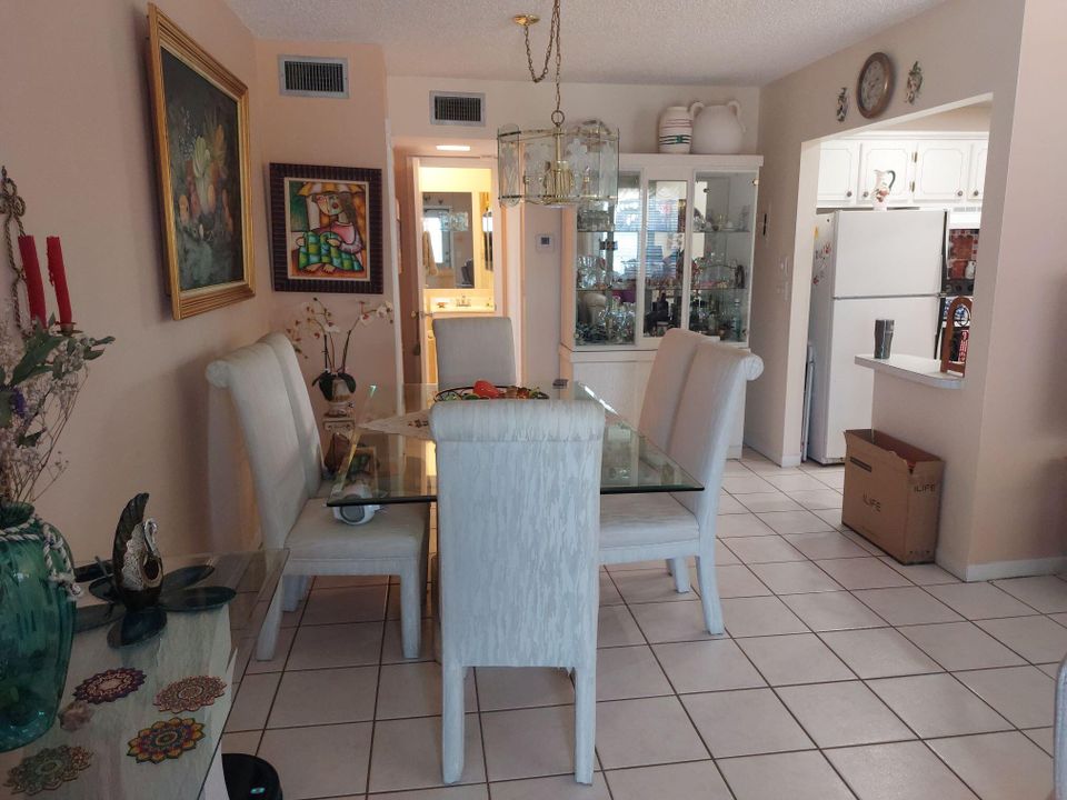 For Sale: $159,000 (1 beds, 1 baths, 837 Square Feet)