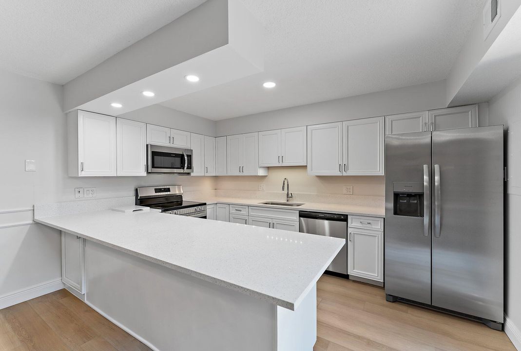 For Sale: $629,000 (2 beds, 2 baths, 1708 Square Feet)