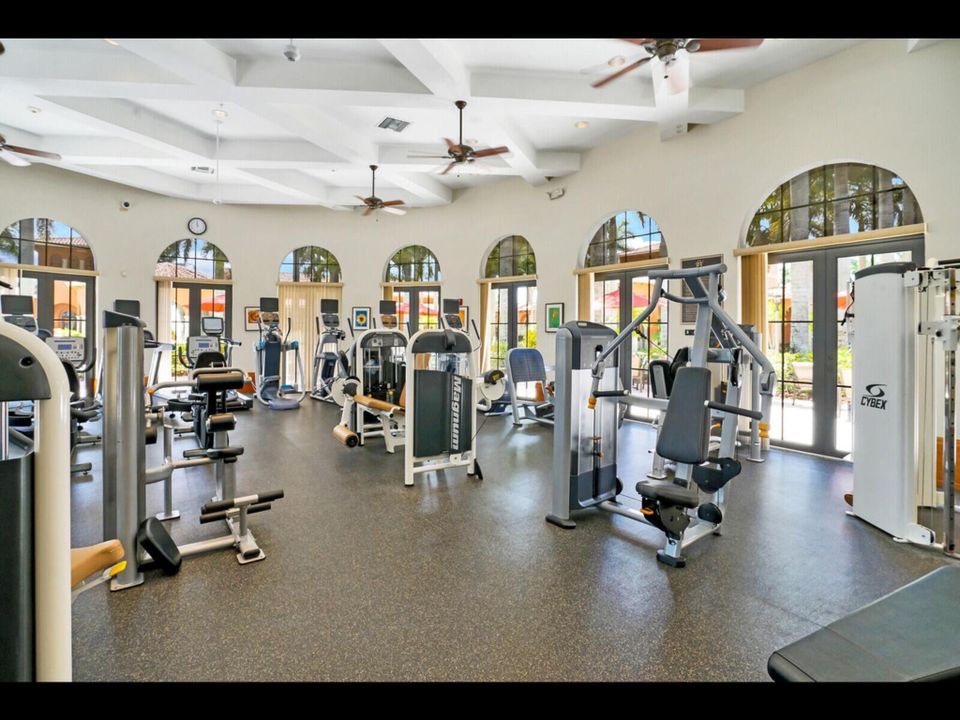 Под контрактом: $5,800 (2 спален, 2 ванн, 1851 Квадратных фут)