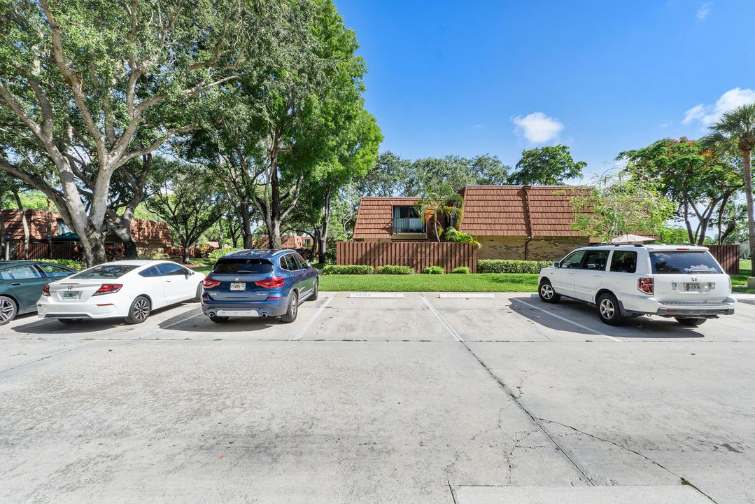 For Sale: $359,000 (2 beds, 2 baths, 1288 Square Feet)