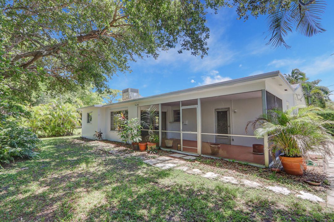 For Sale: $549,000 (3 beds, 2 baths, 1476 Square Feet)