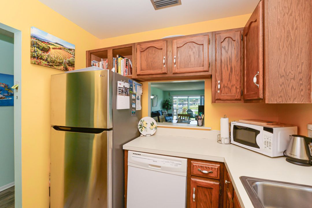 For Sale: $189,900 (2 beds, 2 baths, 1080 Square Feet)