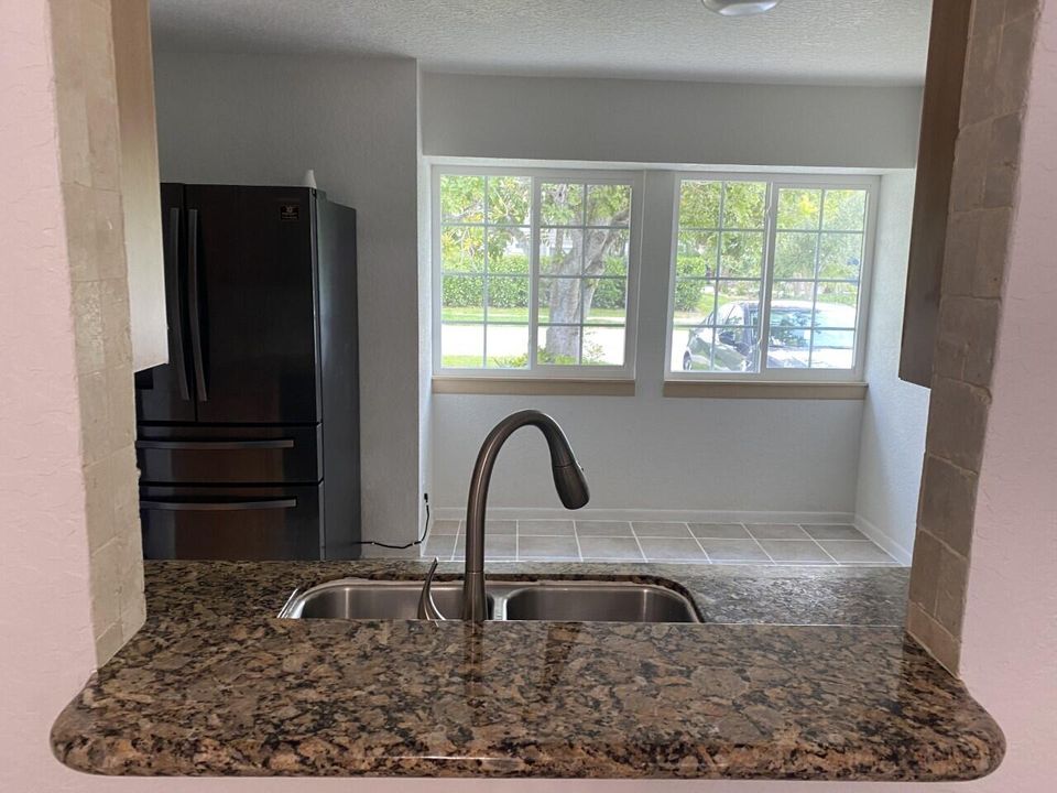 For Rent: $3,600 (3 beds, 2 baths, 1135 Square Feet)