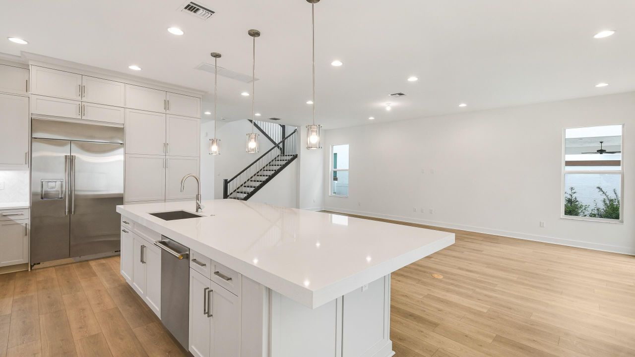 Active With Contract: $1,899,990 (5 beds, 4 baths, 3959 Square Feet)