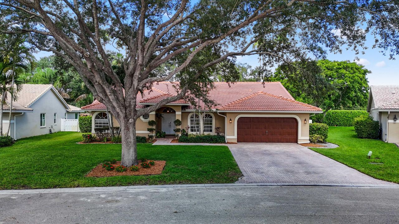 For Sale: $865,000 (4 beds, 2 baths, 2313 Square Feet)