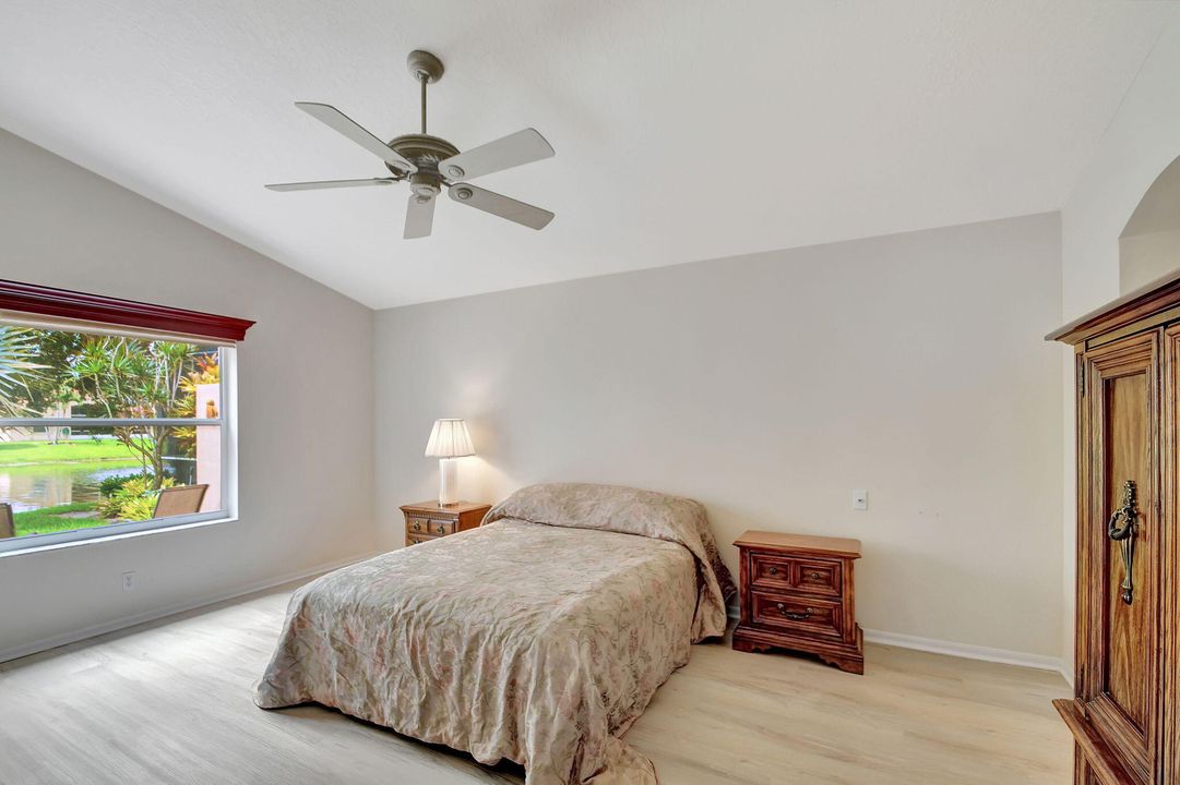 For Sale: $549,900 (3 beds, 2 baths, 1884 Square Feet)