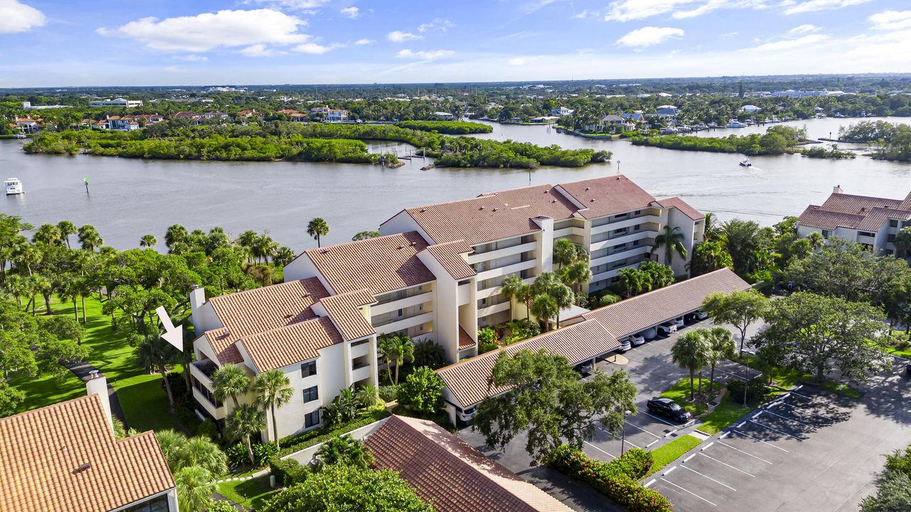 For Sale: $1,150,000 (3 beds, 2 baths, 2060 Square Feet)