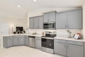 For Sale: $386,652 (4 beds, 2 baths, 1820 Square Feet)