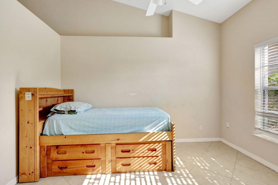 En Venta: $460,000 (4 camas, 3 baños, 2117 Pies cuadrados)