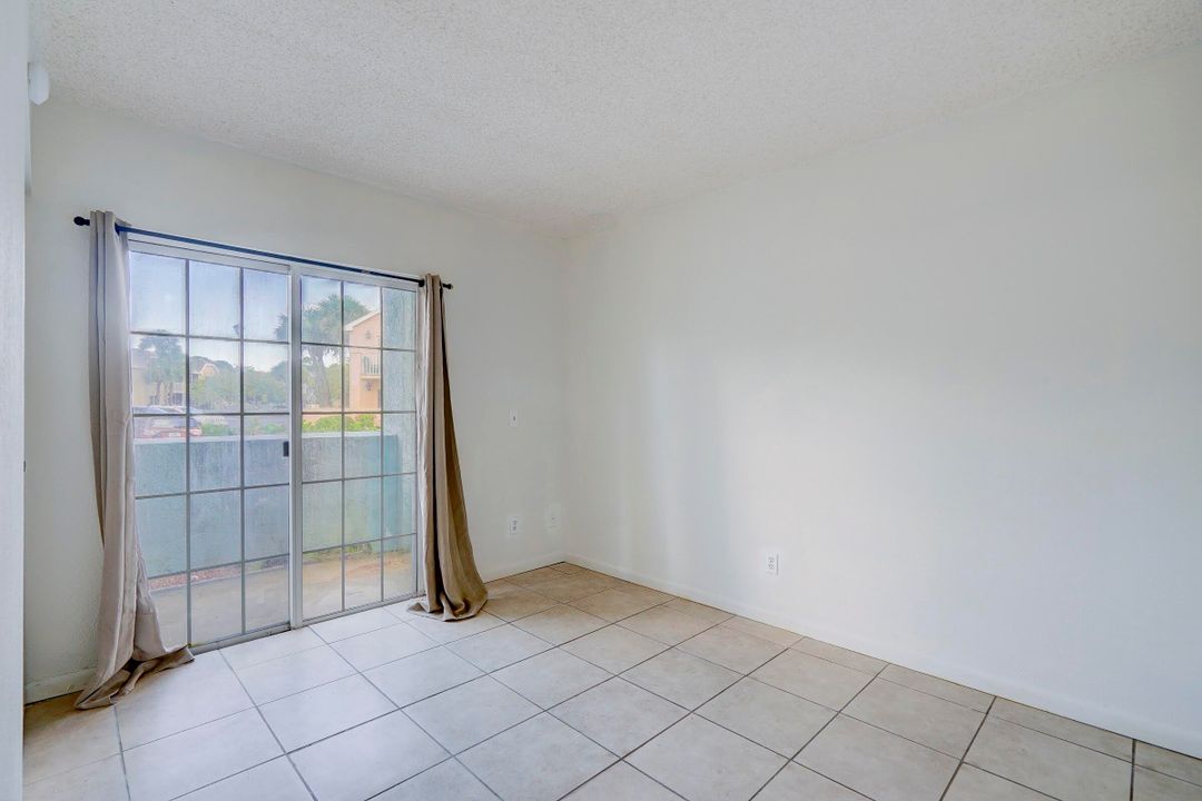 For Sale: $169,900 (2 beds, 2 baths, 874 Square Feet)