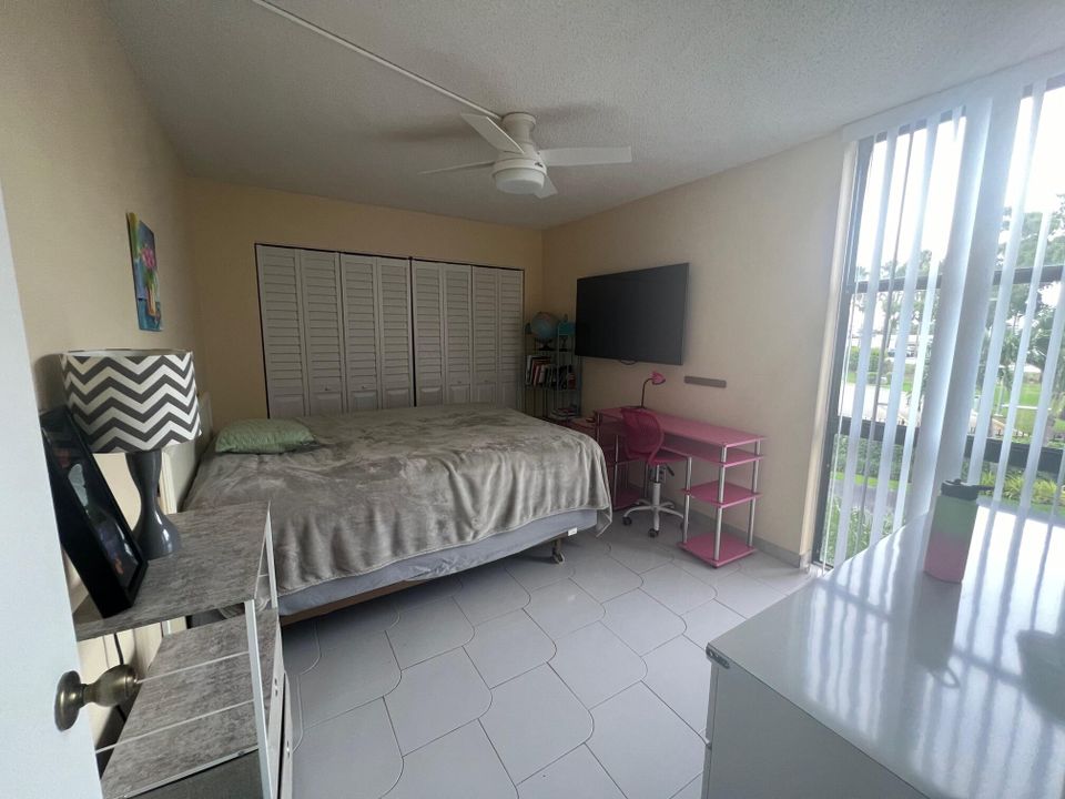 For Rent: $3,950 (3 beds, 2 baths, 1446 Square Feet)