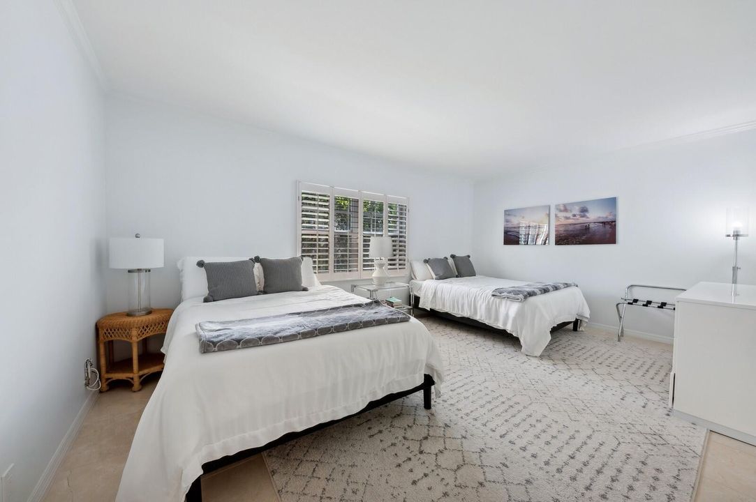 For Sale: $2,800,000 (2 beds, 2 baths, 1753 Square Feet)