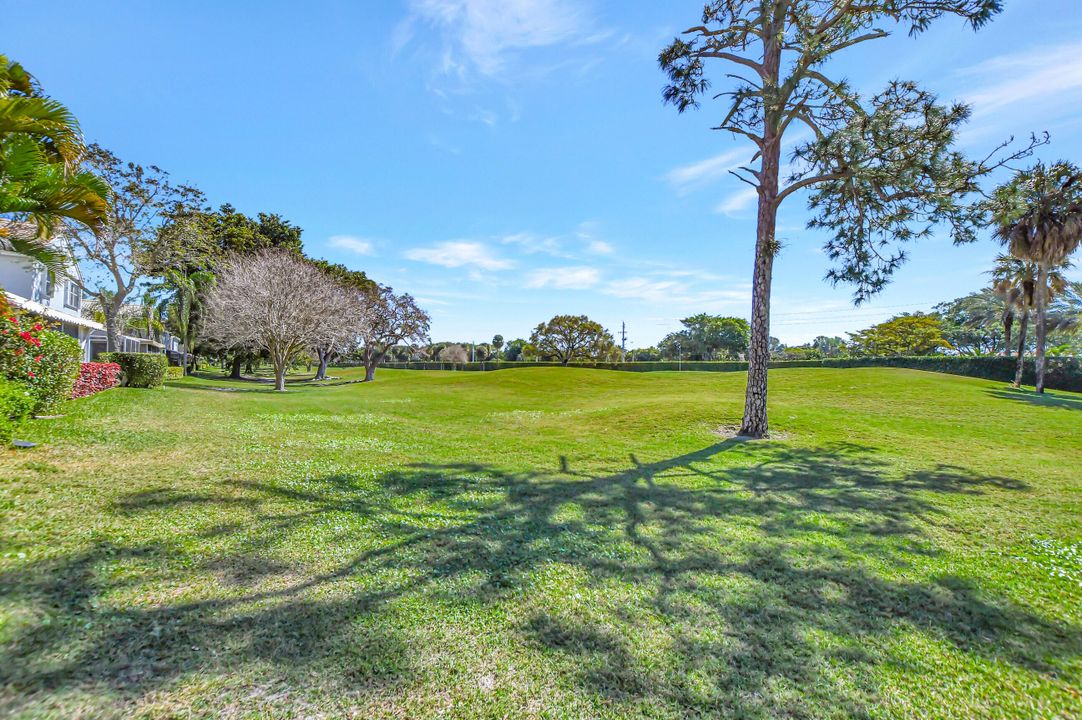 For Sale: $740,000 (3 beds, 2 baths, 1870 Square Feet)