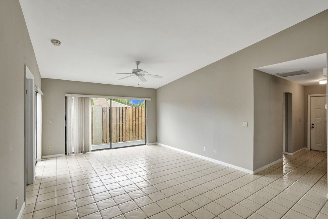 Active With Contract: $335,000 (3 beds, 2 baths, 1380 Square Feet)