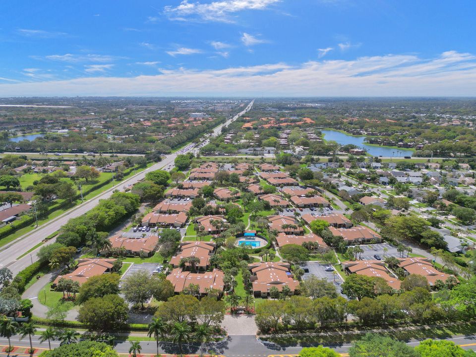 Active With Contract: $335,000 (3 beds, 2 baths, 1380 Square Feet)