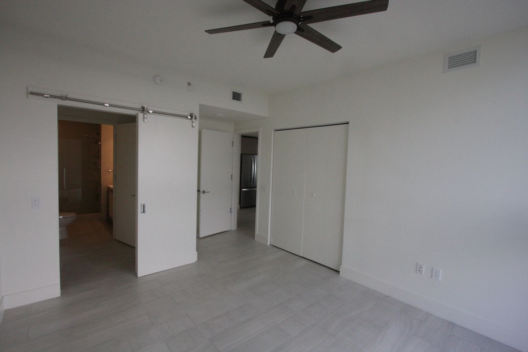 Active With Contract: $4,200 (3 beds, 3 baths, 1394 Square Feet)