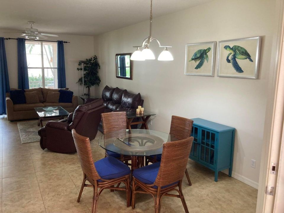 Active With Contract: $309,950 (2 beds, 2 baths, 1160 Square Feet)