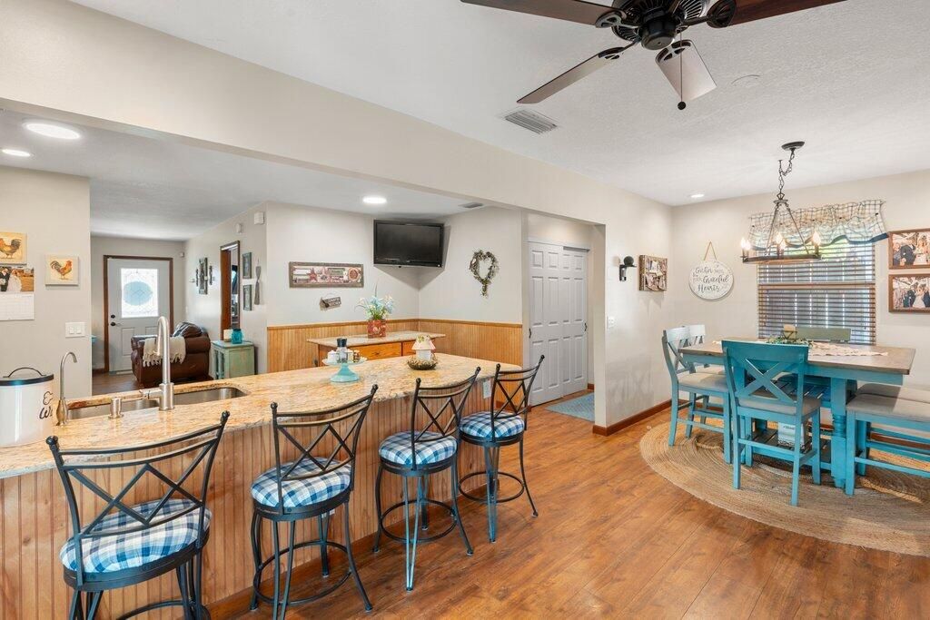 Active With Contract: $765,000 (4 beds, 3 baths, 2085 Square Feet)