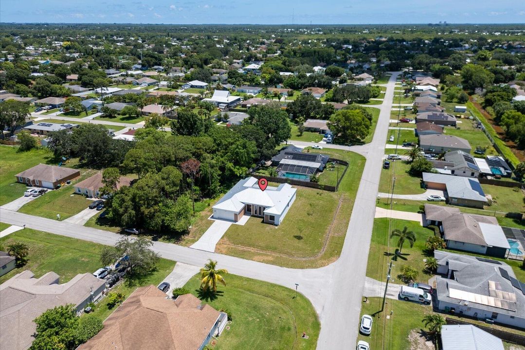 Active With Contract: $630,000 (4 beds, 3 baths, 2433 Square Feet)