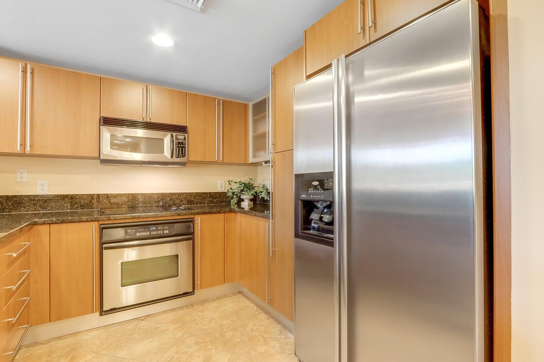 Active With Contract: $2,750 (1 beds, 1 baths, 850 Square Feet)