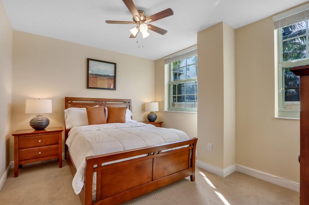 Active With Contract: $2,750 (1 beds, 1 baths, 850 Square Feet)