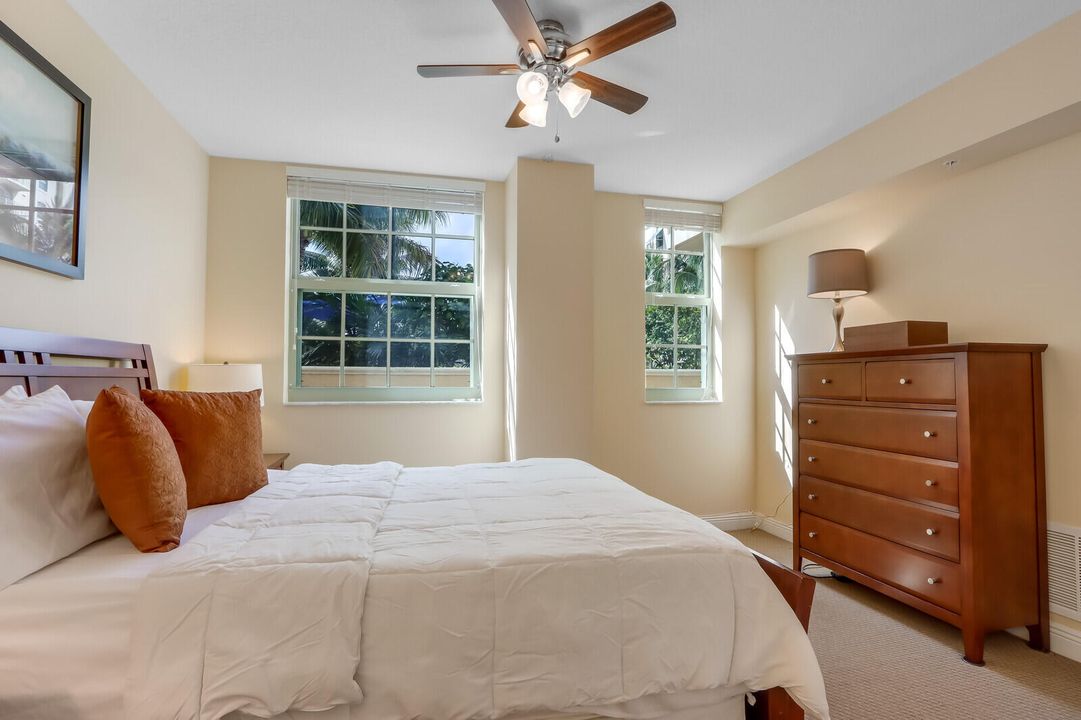 Active With Contract: $2,750 (1 beds, 1 baths, 850 Square Feet)