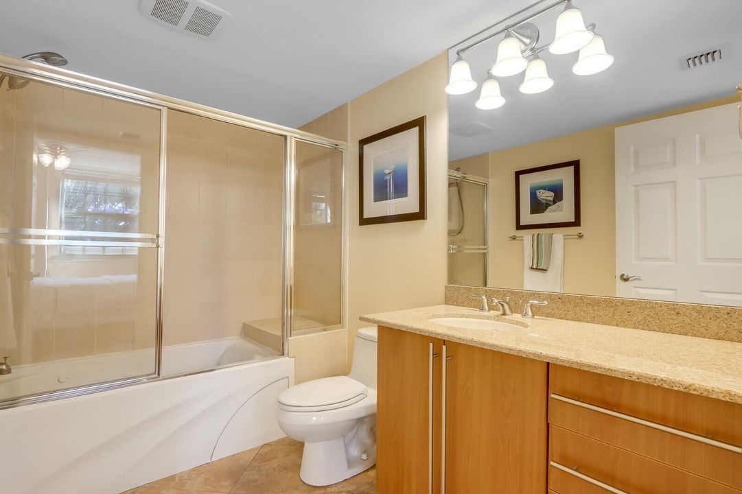 Active With Contract: $2,750 (1 beds, 1 baths, 850 Square Feet)