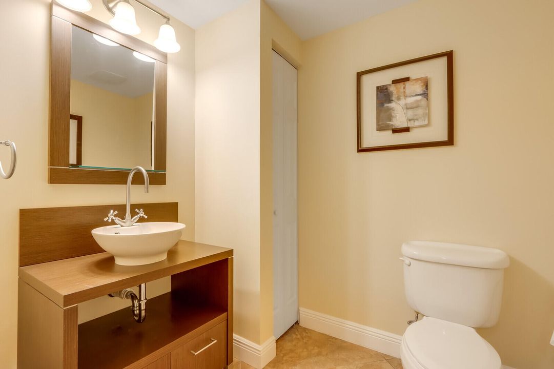 Active With Contract: $2,750 (1 beds, 1 baths, 850 Square Feet)