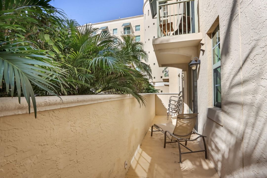 Active With Contract: $2,750 (1 beds, 1 baths, 850 Square Feet)