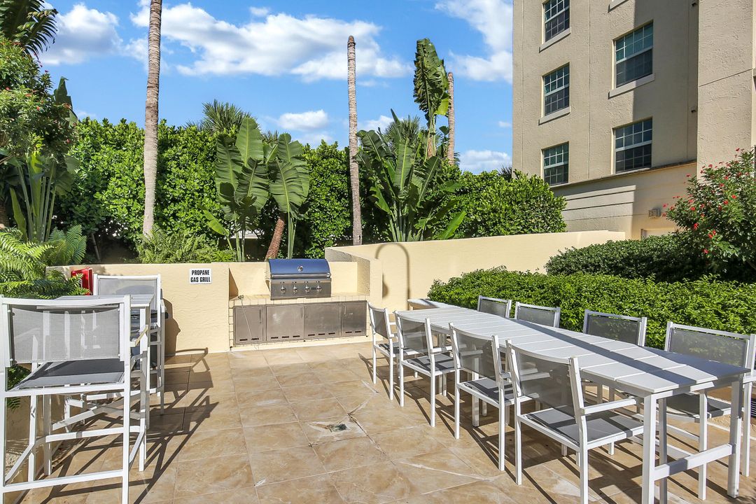 Active With Contract: $2,750 (1 beds, 1 baths, 850 Square Feet)