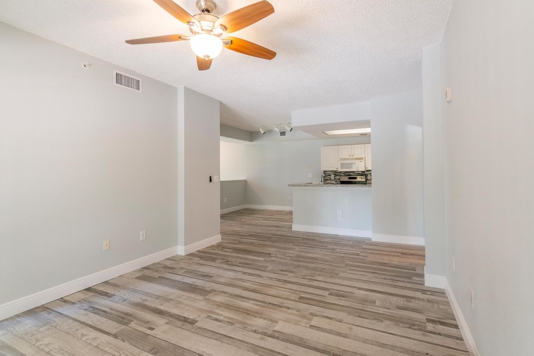 For Sale: $324,990 (2 beds, 2 baths, 1158 Square Feet)