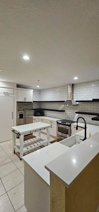 En Venta: $454,990 (3 camas, 3 baños, 1952 Pies cuadrados)