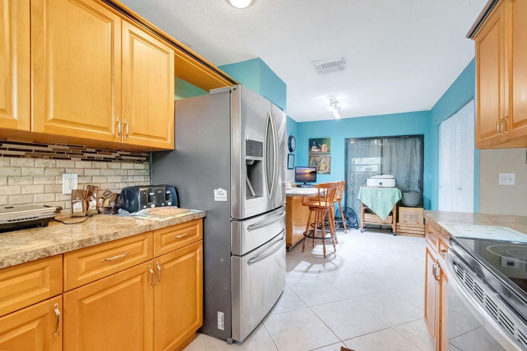 For Sale: $349,000 (2 beds, 2 baths, 1580 Square Feet)