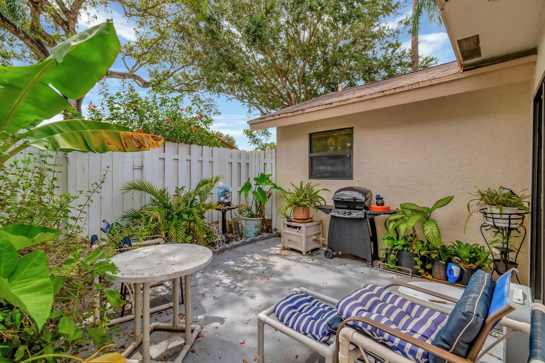 For Sale: $349,000 (2 beds, 2 baths, 1580 Square Feet)