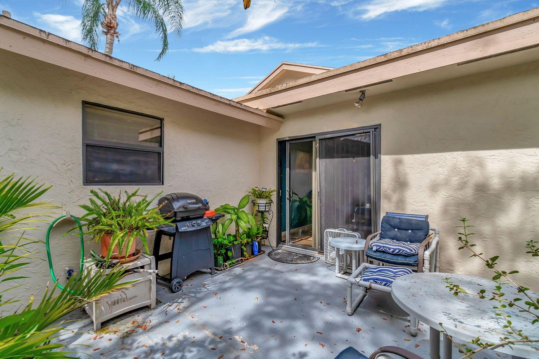 For Sale: $349,000 (2 beds, 2 baths, 1580 Square Feet)