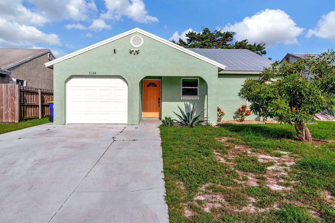 For Sale: $395,000 (3 beds, 2 baths, 1353 Square Feet)