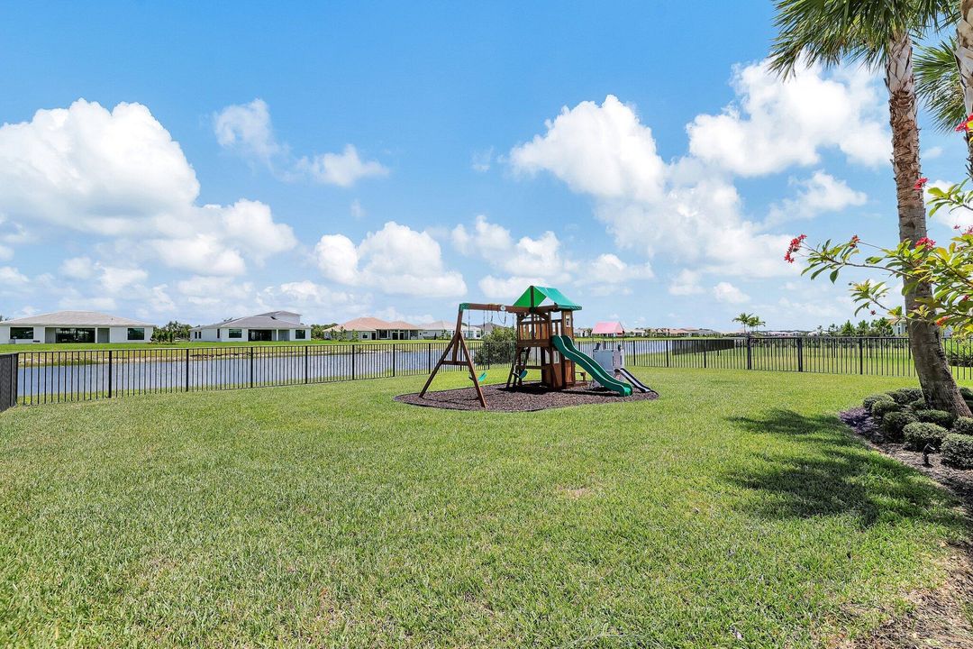 For Sale: $1,399,000 (3 beds, 3 baths, 2754 Square Feet)