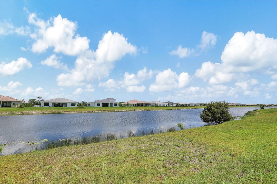 For Sale: $1,399,000 (3 beds, 3 baths, 2754 Square Feet)