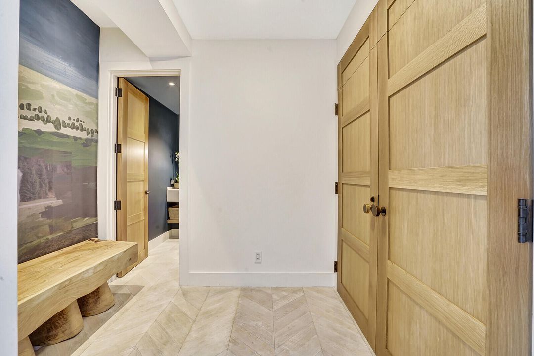 Recently Sold: $6,950,000 (2 beds, 2 baths, 1815 Square Feet)