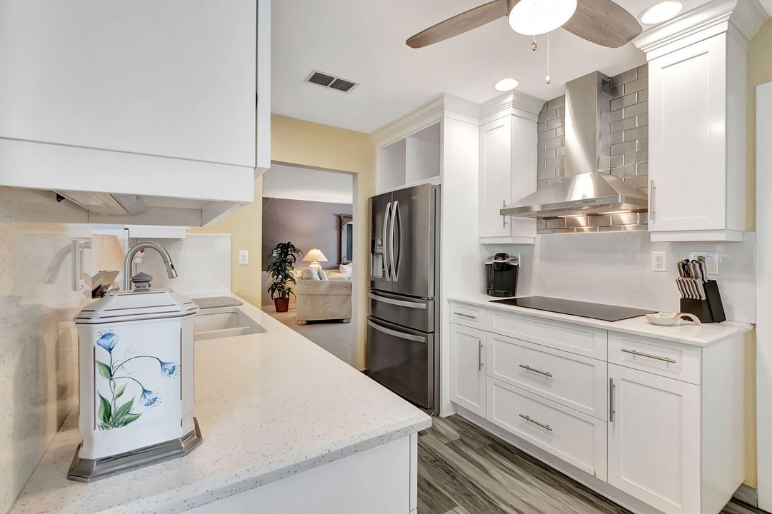 Active With Contract: $385,000 (2 beds, 2 baths, 1428 Square Feet)