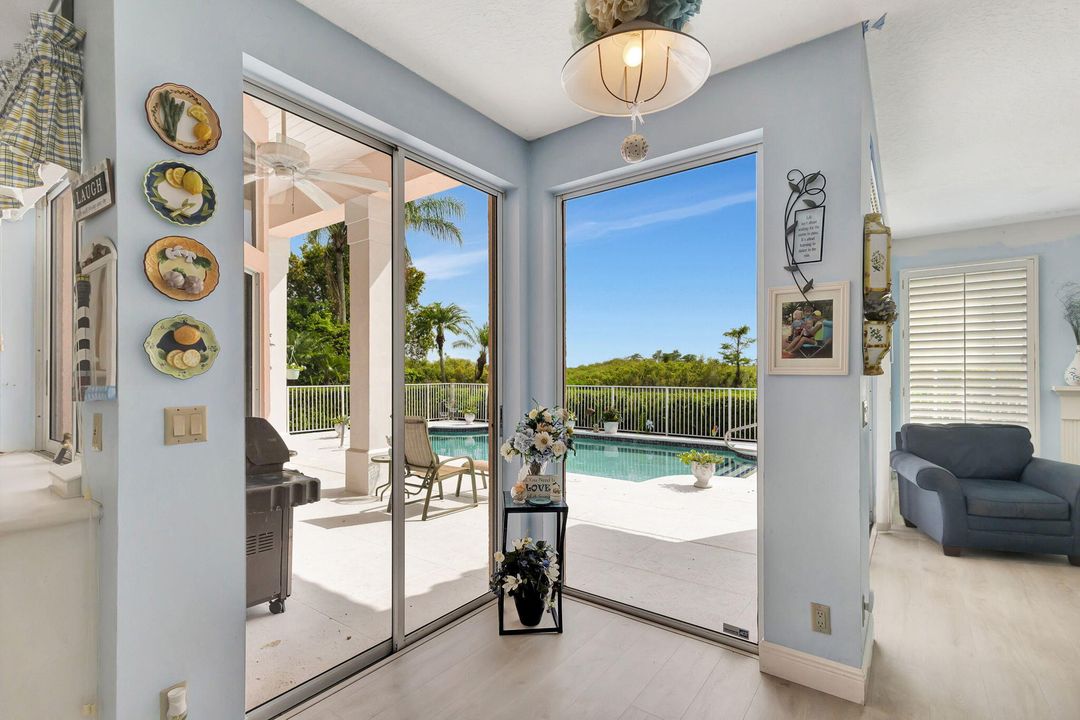 Active With Contract: $1,295,000 (3 beds, 3 baths, 2869 Square Feet)