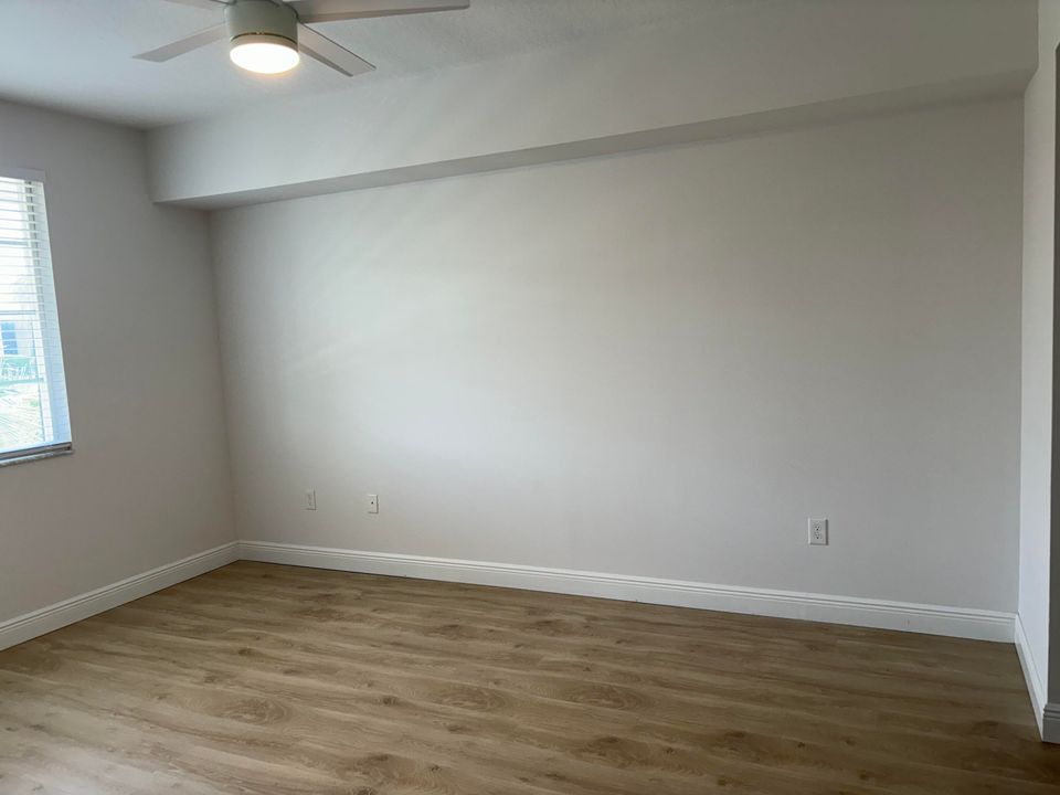 Active With Contract: $3,500 (2 beds, 2 baths, 1276 Square Feet)