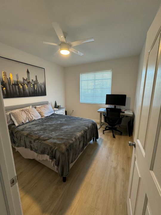 Active With Contract: $3,500 (2 beds, 2 baths, 1276 Square Feet)