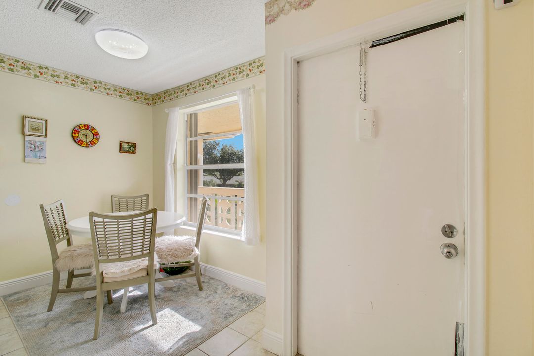 For Sale: $265,000 (2 beds, 2 baths, 1148 Square Feet)