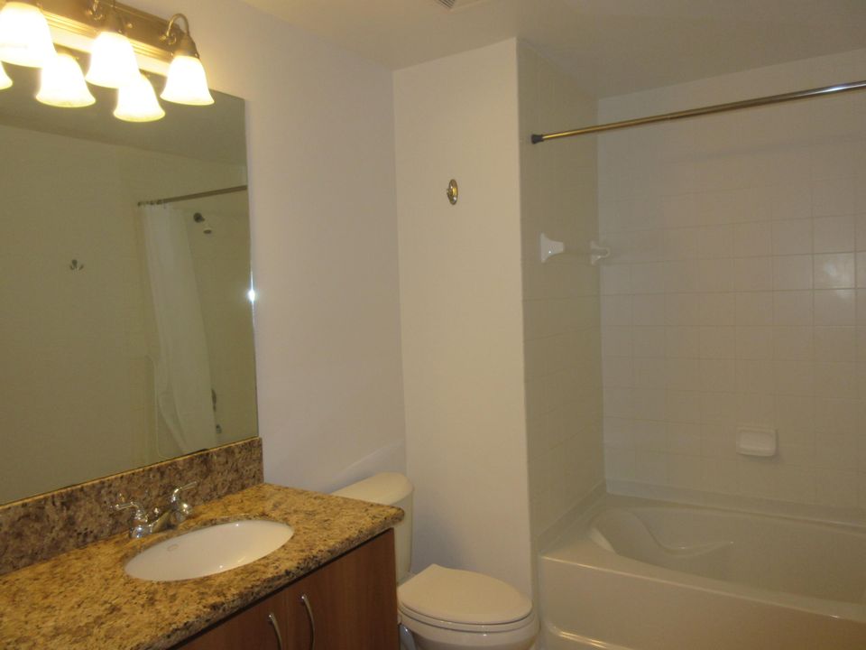 Active With Contract: $3,500 (2 beds, 2 baths, 1276 Square Feet)